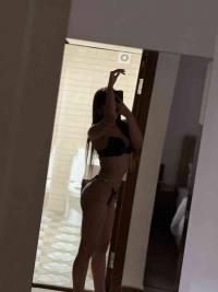 Новенькая девушка Милена